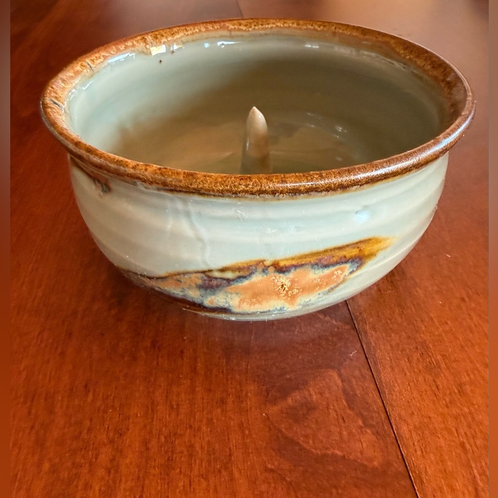 Hand made Apple roasting dish 
5” across
3” tall